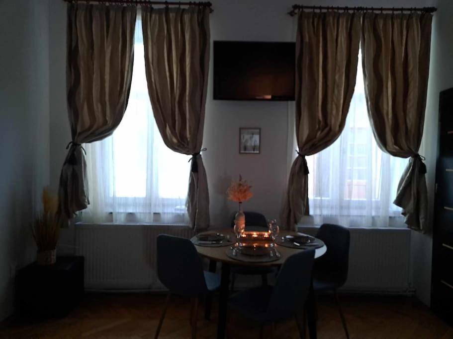 Sofia'S Home Comfy Studio In The Old Town Braşov Eksteriør billede